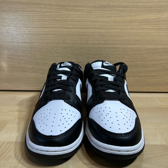 Dunk Low “Panda” - Picture 2 of 6